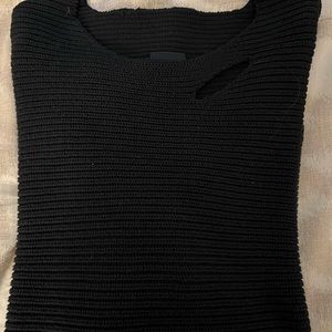 RtA distressed sweater